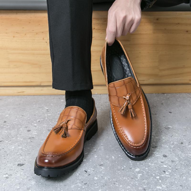 Tassel Loafer Shoes Slip on Driving Moccasins Mens Comfortable Leather Shoes Men Pointed Toe Party Business Casual Shoes