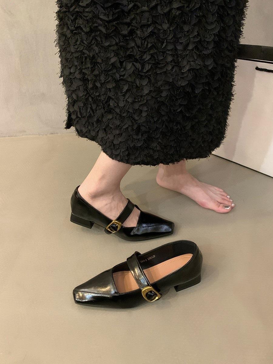 

Неглубокие одинарные туфли женские на низком каблуке 2024 осень новая корейская версия французский ретро темперамент стиль феи вечерние туфли Мэри Джейн 39 чёрный