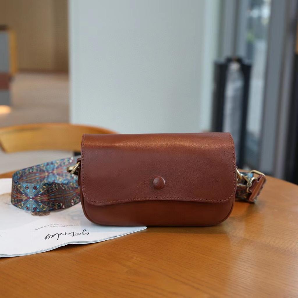 The First Layer Cowhide Small Bag for Women In Summer New Niche Retro Leather Shoulder Bag Temperament Versatile Crossbody Bag