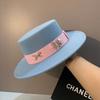 New Fedoras Women's Hat Flat Top Cap French Elegant Straw Hat Fedora Pearl Chain Hat Travel Beach Hat Panama Wide Brim Hat