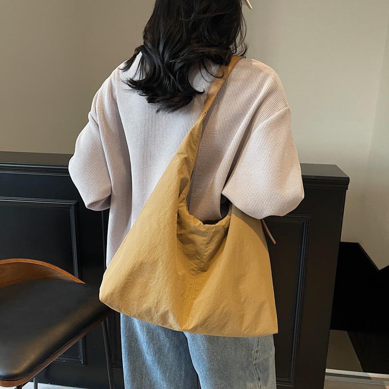 Lazy Large-capacity Women's New Casual and Fashionable Commuting Portable Single Shoulder Oblique Span Tote Bag