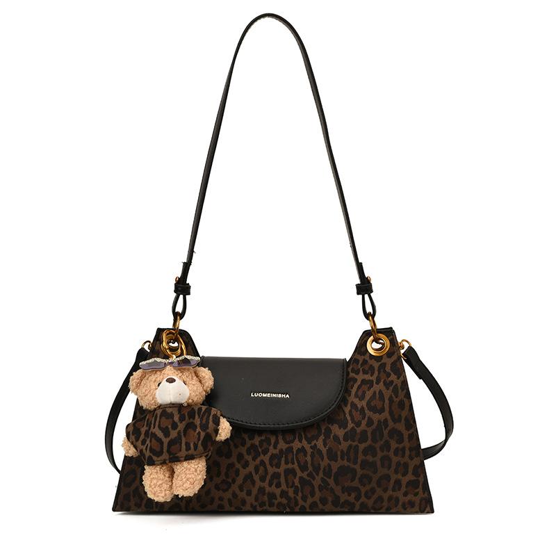Leopard print bag women's large-capacity 2025 new autumn and winter versatile niche shoulder underarm bag commuter baguette messenger bag