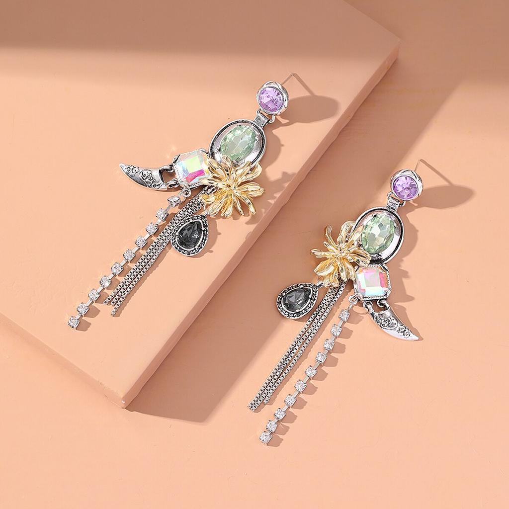 Nova chegada Mulheres Vintage Flor Zircão Brincos Pendurados Personalidade Temperamento Brincos Borla Moda Acessórios Requintados