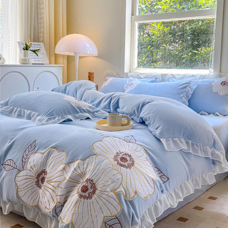 Princess Style Milk Velvet Lace 4-Piece Set: Embroidered Duvet Cover & Solid Color Bed Sheet