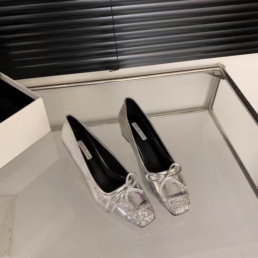 High-end square head light mouth single shoes women's spring and autumn new Korean version French temperament evening wind thick heel silver high heel