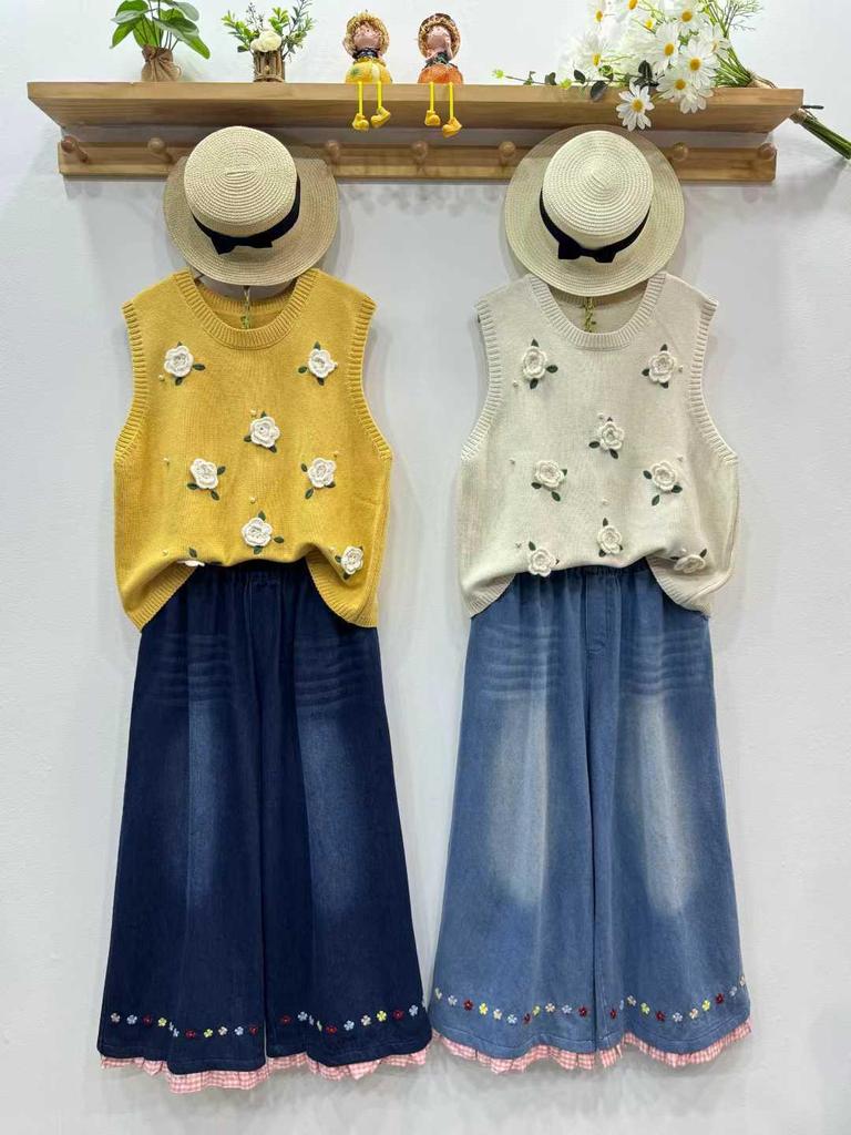 327 Autumn Japanese Sweet Handmade 3D Flower Loose Knit College Vest