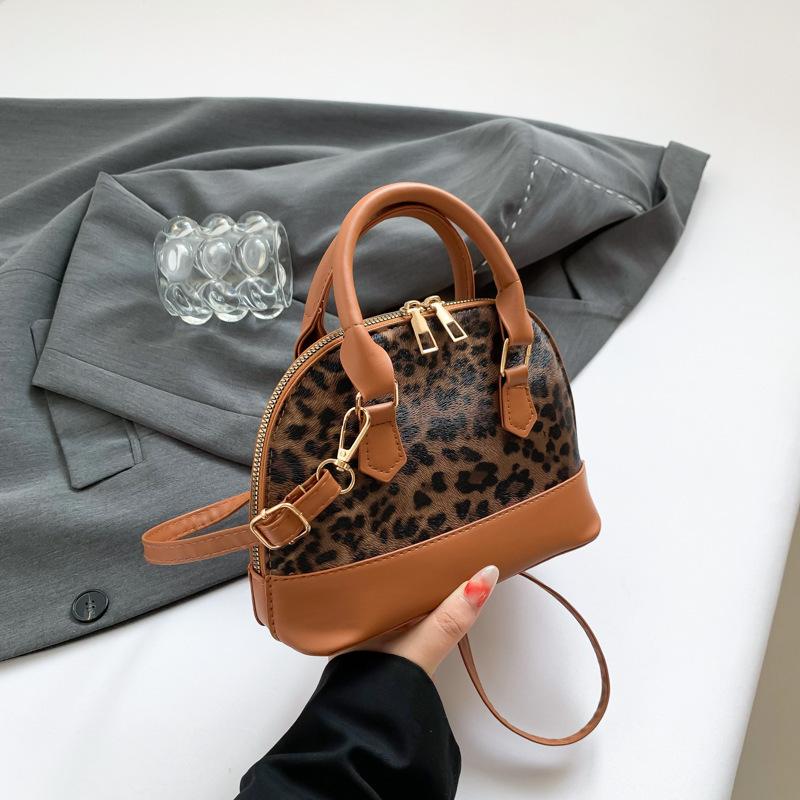 2025 Spring New Temperament Leopard Print Simple Commuter Shell Bag Foreign Style Casual Fashion Beautiful Shoulder Messenger Bag