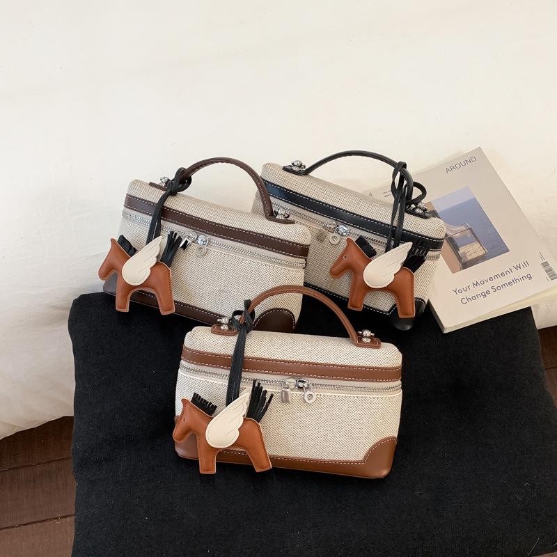 Large-capacity Versatile Casual Small Horse-shaped Handbag with A Slanted Shoulder Strap, Small Square Bag