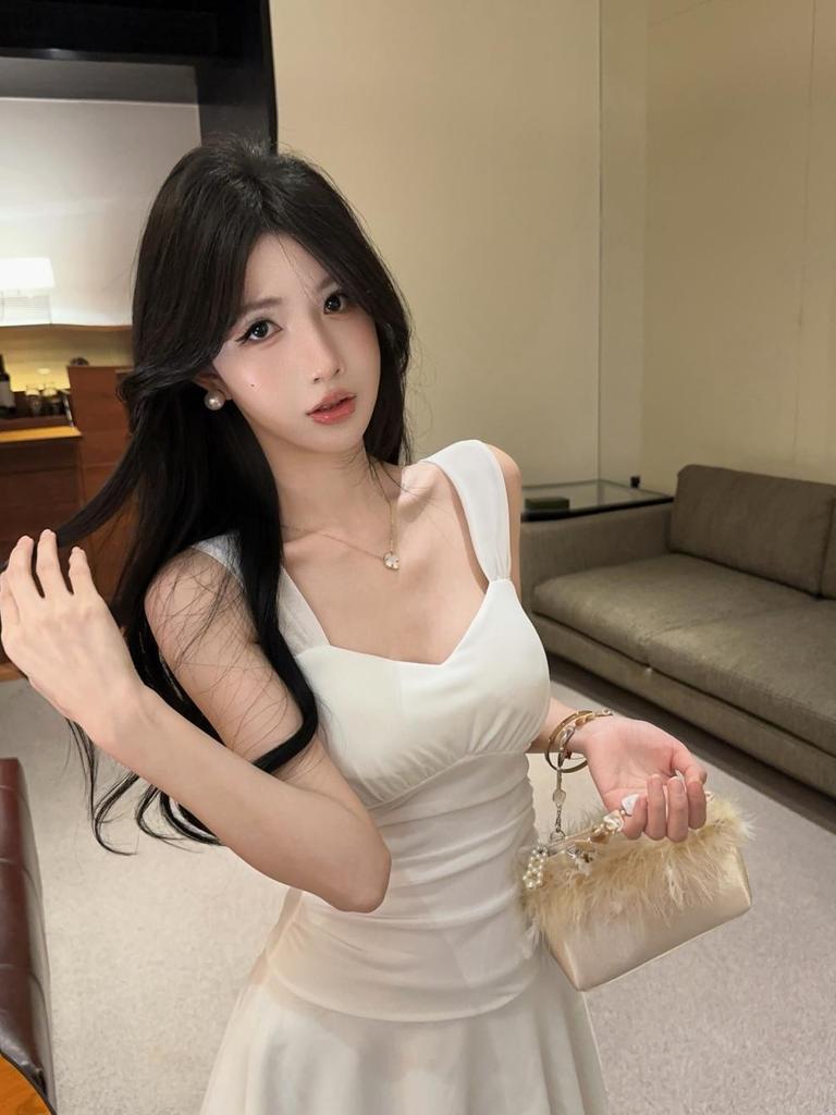 Nightclub Sexy Spaghetti Strap Dress – Low-Cut, Tassel Patchwork, Waist-Cinched, Large Hem Short Skirt
