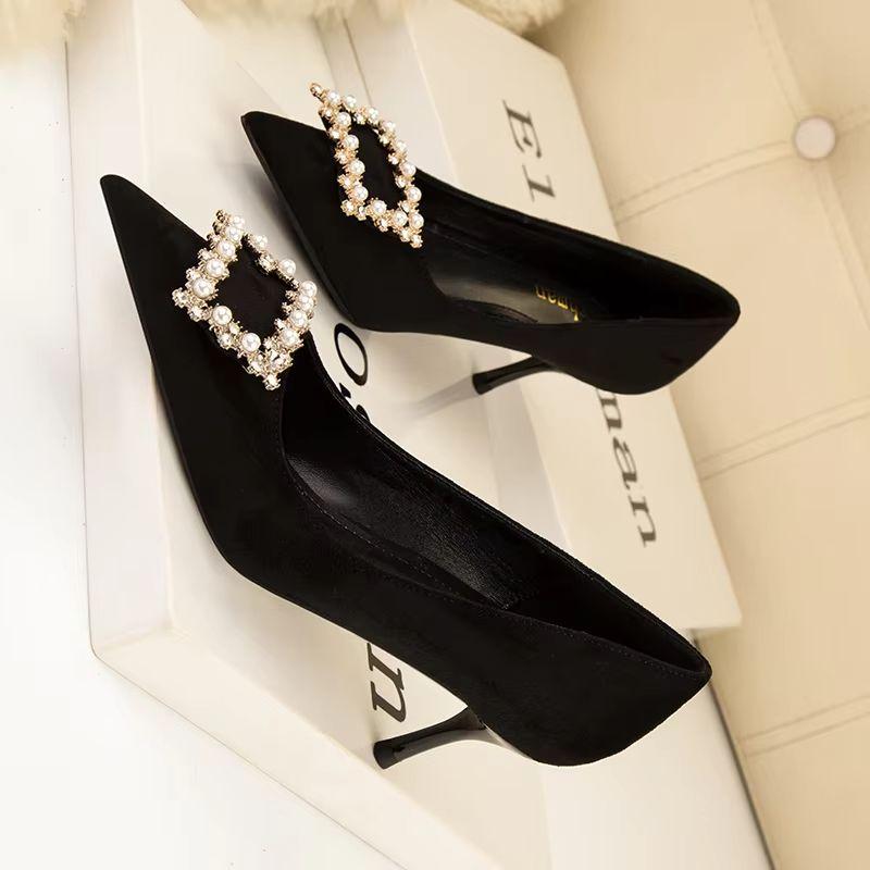 Fashion New 2025 Pointed Toe Buckle High Heels for Women Sexy Wedding Shoes Thin Stiletto Heel Dress Pumps with Pearl Detailing Size 41