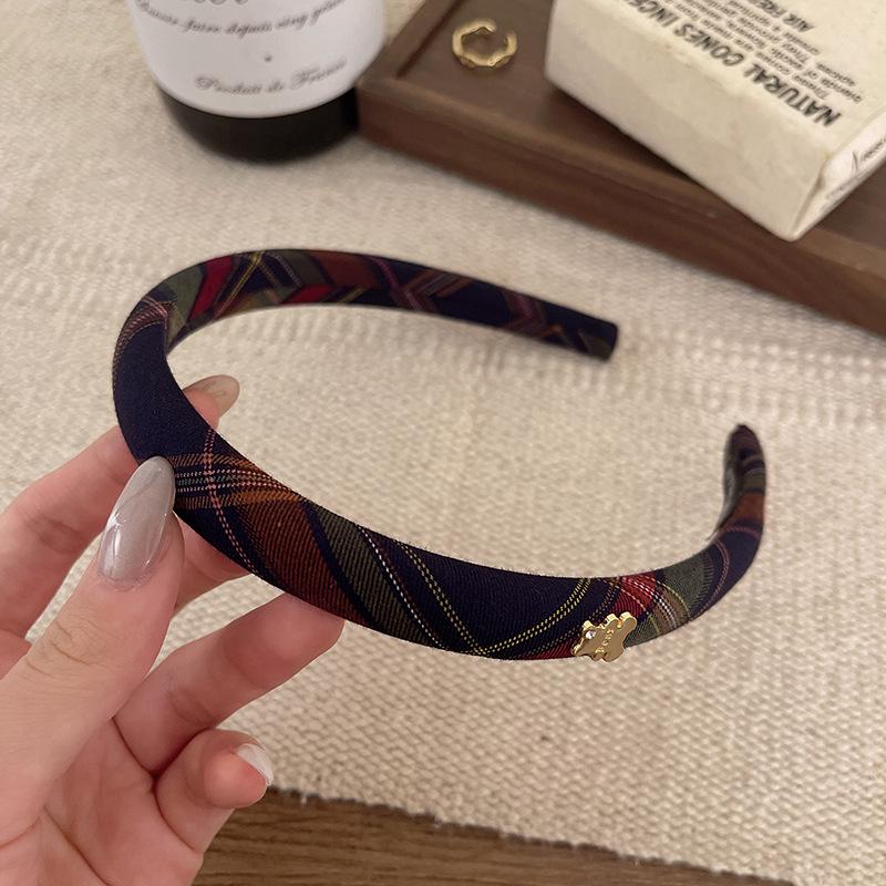 

2024 Women s High-End College Style Headband: Fashionable, Versatile, High Skull Design for Autumn and Winter