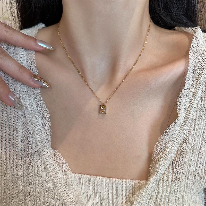French Simple Four-Color Zircon Pendant Necklace, Women's 18K Gold-Plated Clavicle Chain
