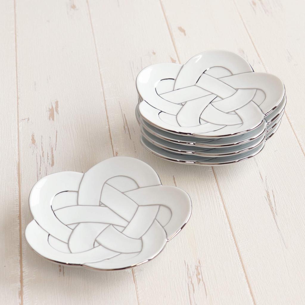 Set of 5 15cm Arita Ware Ume Musubi (Plum Rice Ball) Plates with Platinum Wire and Silver Accents, Perfect for New Year's Gifts, In a Gift Box