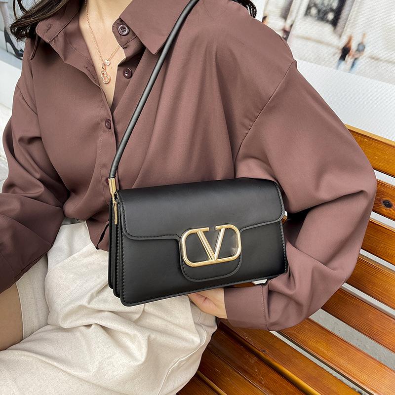 

Высококачественная модная летняя маленькая квадратная сумка, популярная женская новая сумка через плечо с цепочкой, универсальная, трендовая, персонализированная чёрный