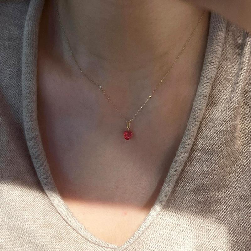Stainless Steel Waterproof Gold-Plated Red Zircon Pendant Necklace for Women Y2K Sweet Heart-Shaped Clavicle Chain Jewelry Gifts