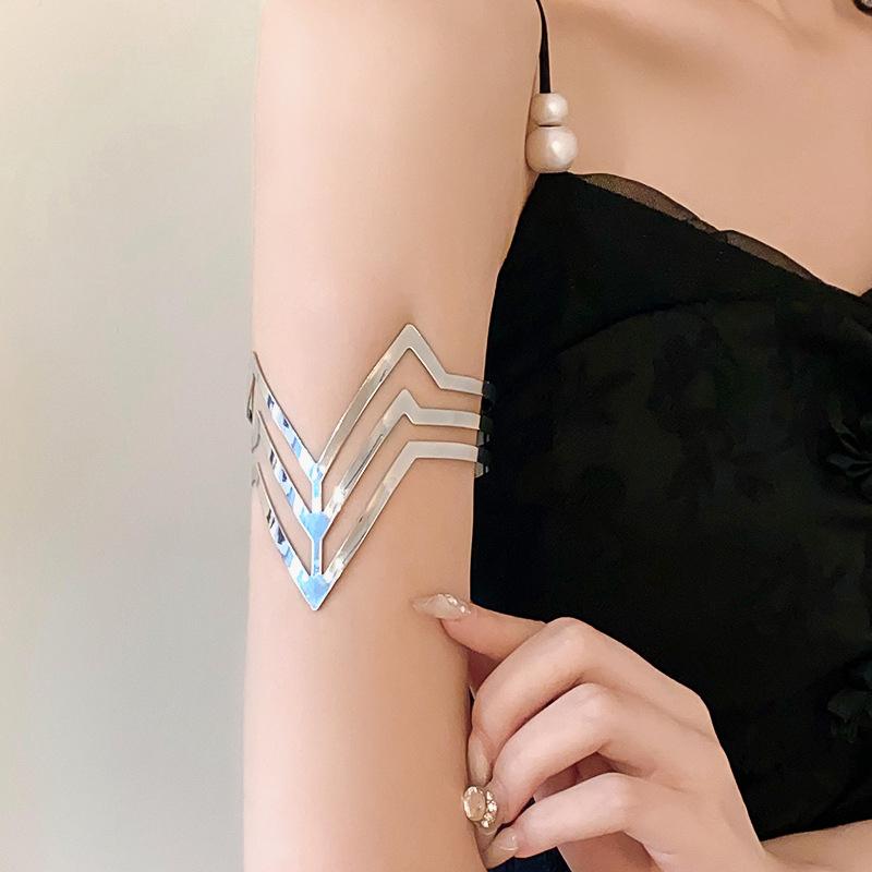 Vintage Eenvoudige Bovenarm Armband Voor Vrouwen Trendy Geometrische Waterdruppel Vorm Armbanden Verstelbare Feest Bruiloft Sieraden Cadeaus