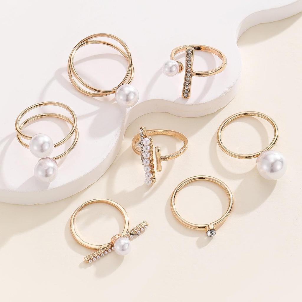 Elegant Pearl Ring Set for Women: Fashionable, Luxurious, Unique Design, 7 Adjustable Rings for Index Finger.