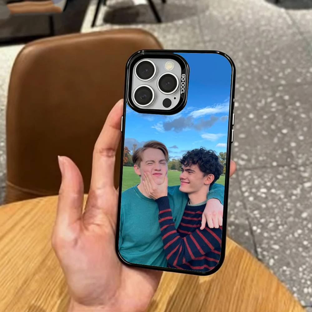 

W-Warm New H-Heartstopper Movie Phone Case For iPhone17,16,15,14,13,12,11 Plus,Pro Max Colored Silver Plated Inside Cover iPhone16pro