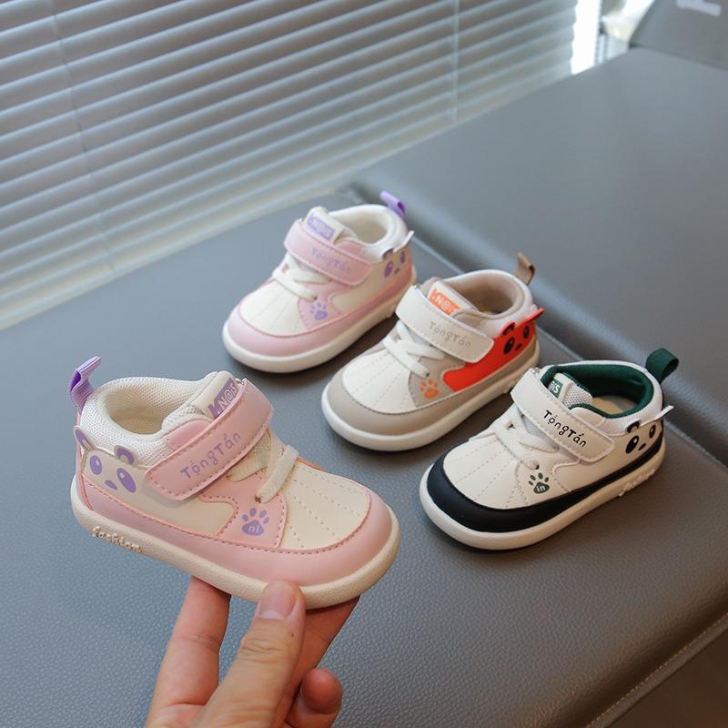 Popolari nuove scarpe traspiranti per bambini scarpe per neonati e bambini piccoli antiscivolo cartone animato supporto medio scarpe sportive moda