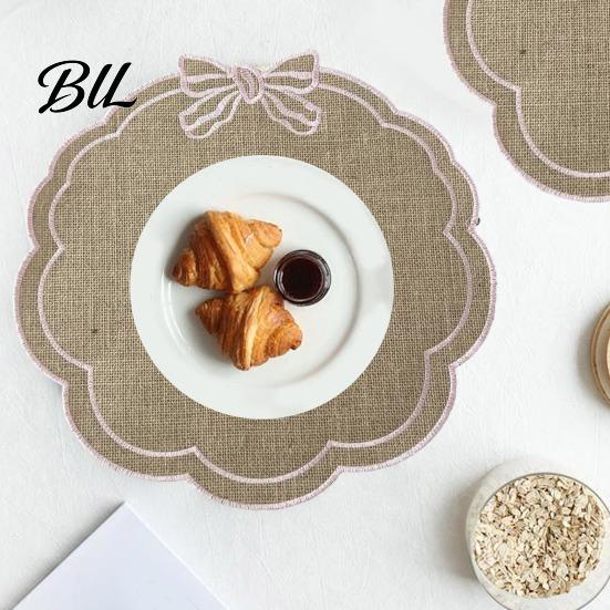 Anti-oil Stain Placemat with Petal Shape And Bow Embroidery Table Mat Round Afternoon Tea Heat Insulation Non-Slip Oil Resistant for Dining