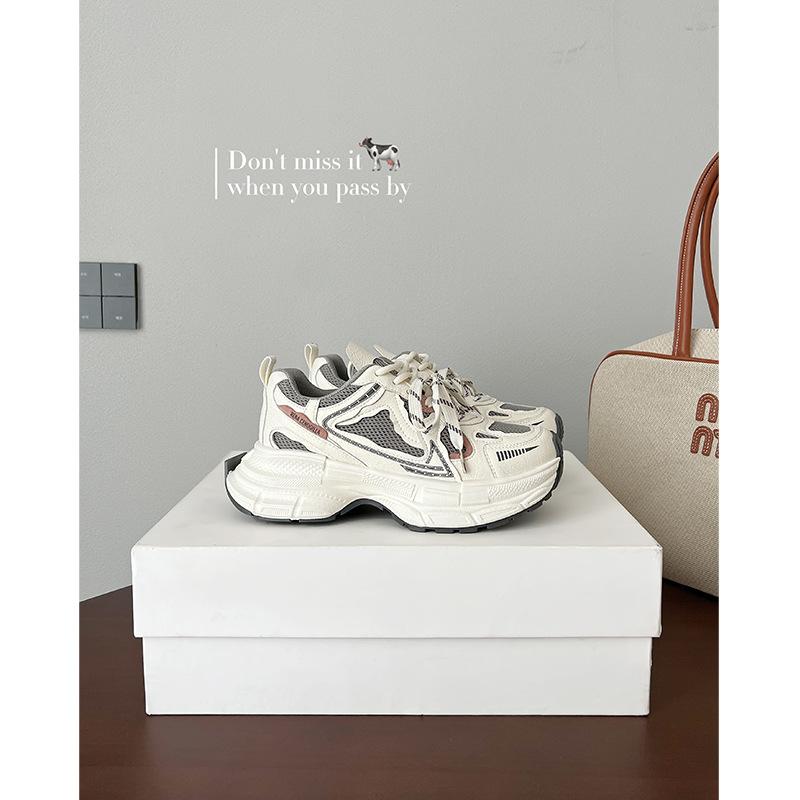 [Petit homme] Chaussures de papa blanches à semelles épaisses rehaussantes pour femmes 2025 été nouveau chaussures de sport respirantes polyvalentes décontractées pour femmes