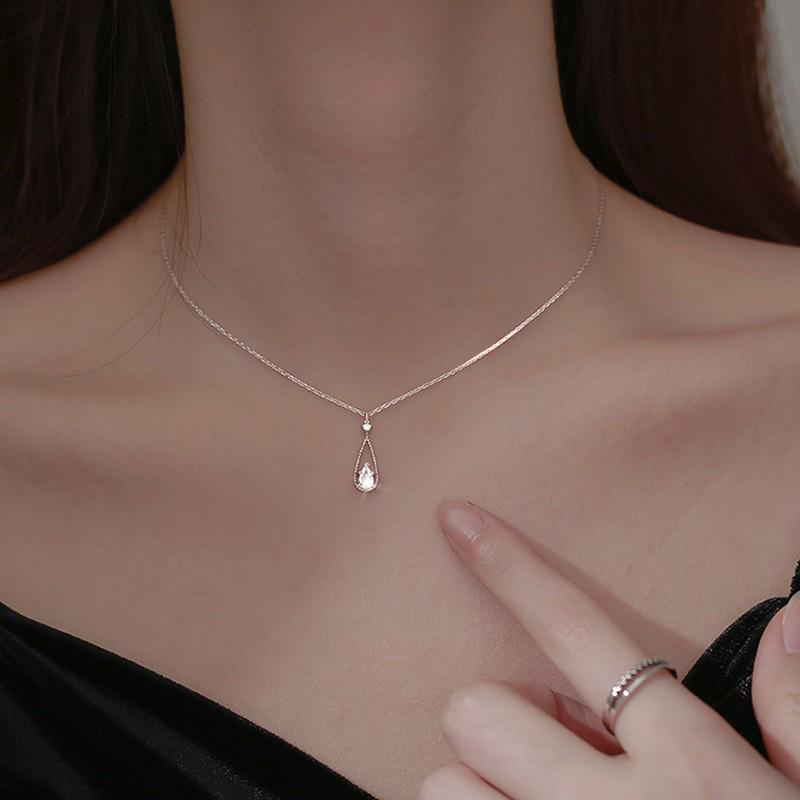Elegant S925 Sterling Silver Water Drop Necklace - Women's Luxury Niche Design Choker with a Simple, Trendy Style.