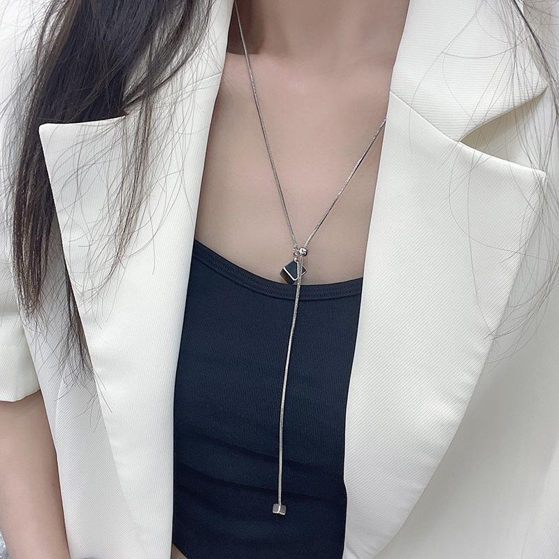 Adjustable Pearl Clavicle Necklace - Elegant, Versatile, and Minimalist Design