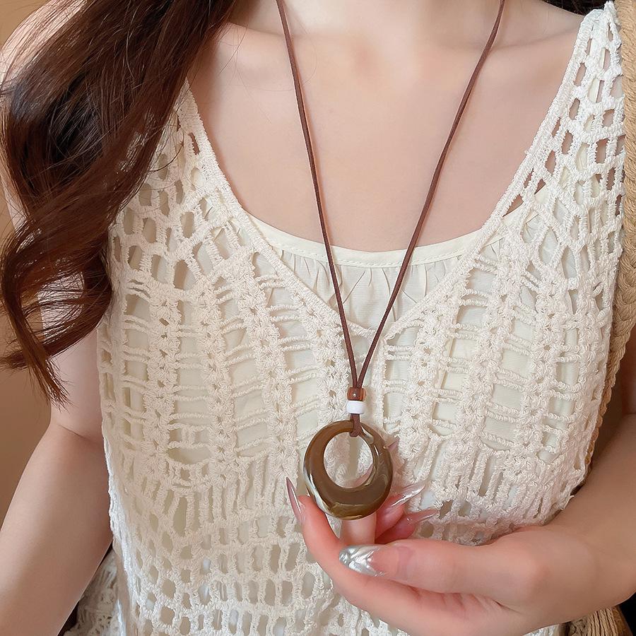 Retro Ceramic Glazed Stone Heart Pendant Necklace - Elegant Fashion for Women