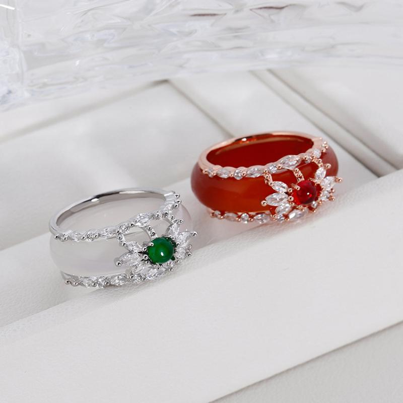 Natural Chalcedony Ring Luxury New In Showy Red  Rings For Women Small High Quality Snowflake Bride Wedding Jewelry