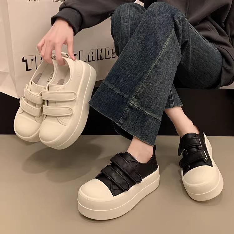 2025 new heightened platform white shoes women's spring and summer Velcro breadboard shoes versatile sports and leisure shoes