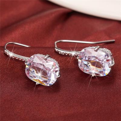 Nieuwe Exquise Dames Hangende Oorbellen Hoge Kwaliteit Zilverkleur Luxe Witte Zirkonia Mode Veelzijdige Dames Sieraden