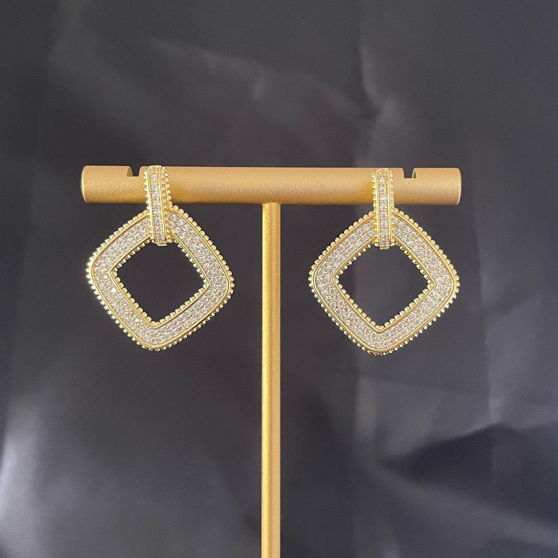 

Элегантные серьги-кисточки из циркона на серебряных иглах для женского банкета и вечернего платья