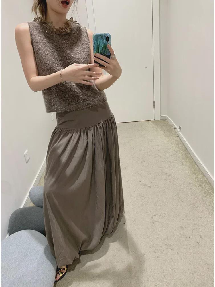 Pletená vesta Podzim & Zima 2024: 30% Mohér, 25% Vlna se střapci