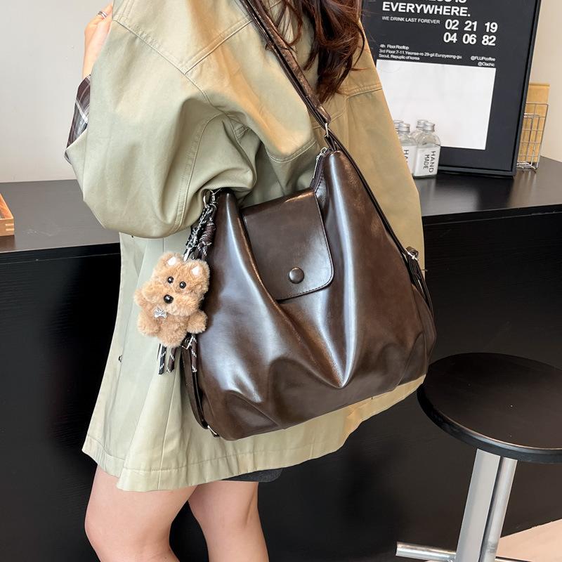 Multifunctional large-capacity bag women's 2025 autumn and winter new shoulder bag retro messenger bag commuter shoulder cloud bag