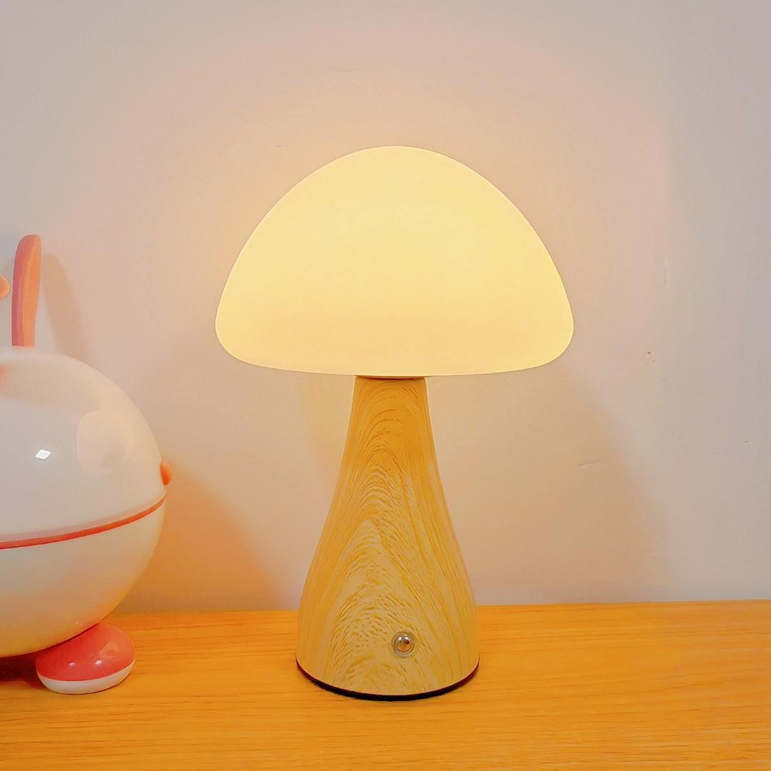 

USB touch controlled cute mushroom night light, three color adjustable lighting, bedroom bedside sleep night light Warm White белый