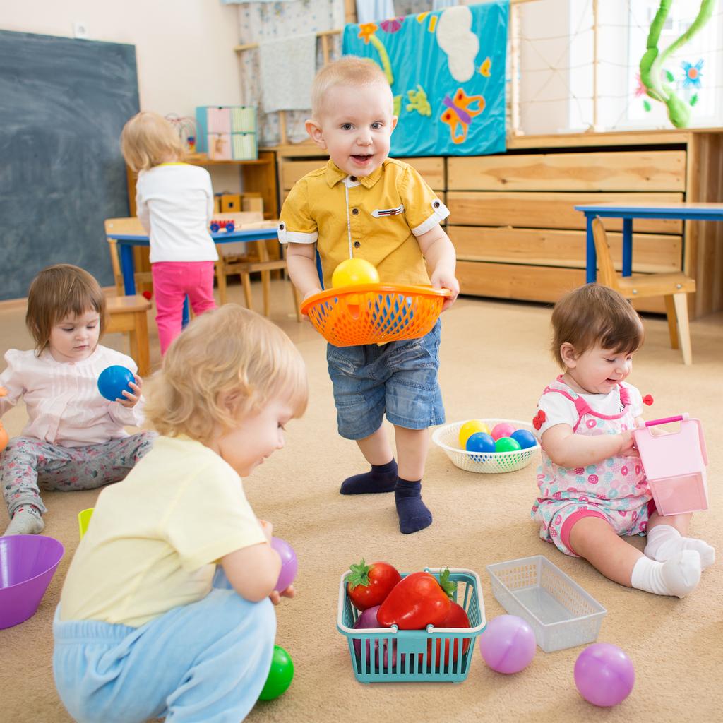 8 Stück Kleiner Plastikkorb Mini Aufbewahrungskorb Lebensmittel Winzige Einkaufskörbe mit Griff Organizer Gefiltertes Wasser für Spielzeug Snacks