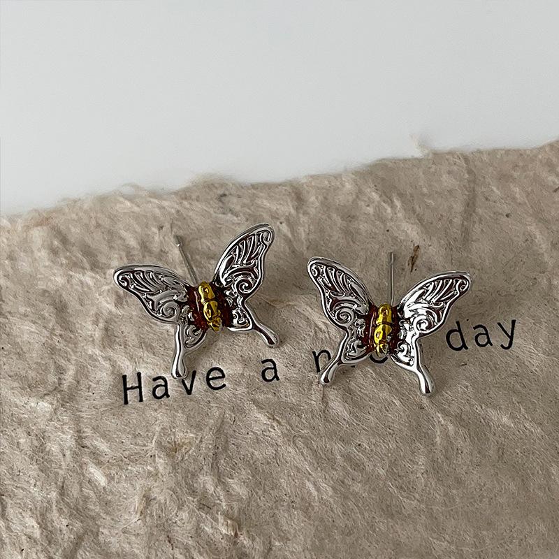 

Новые китайские ретро-серьги-гвоздики в виде бабочек, женские нишевые дизайнерские серьги с индивидуальным подходом, модные тенденции, универсальные серьги для темперамента