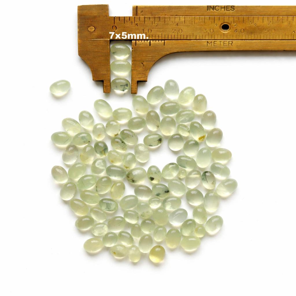 Grüner Prehnit Ovaler Cabochon – Kalibriert 7x5 mm Glatter Flacher Rücken Edelstein für die Schmuckherstellung