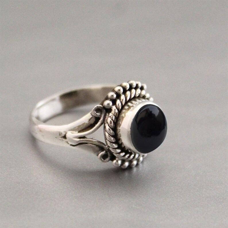 Inel de designer lucrat manual cu piatră rotundă de onix negru, inel cadou de aniversare, inel cu lunetă, inel pentru femei, inel din argint 925, cadou pentru mama