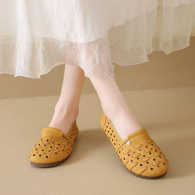 Damen Sommer Leder Lochmuster Flache Sohle Schuhe Runde Spitze Flach zum Hineinschlüpfen Rutschfest Atmungsaktiv Höhlen Schuhe Sandalen für Ältere