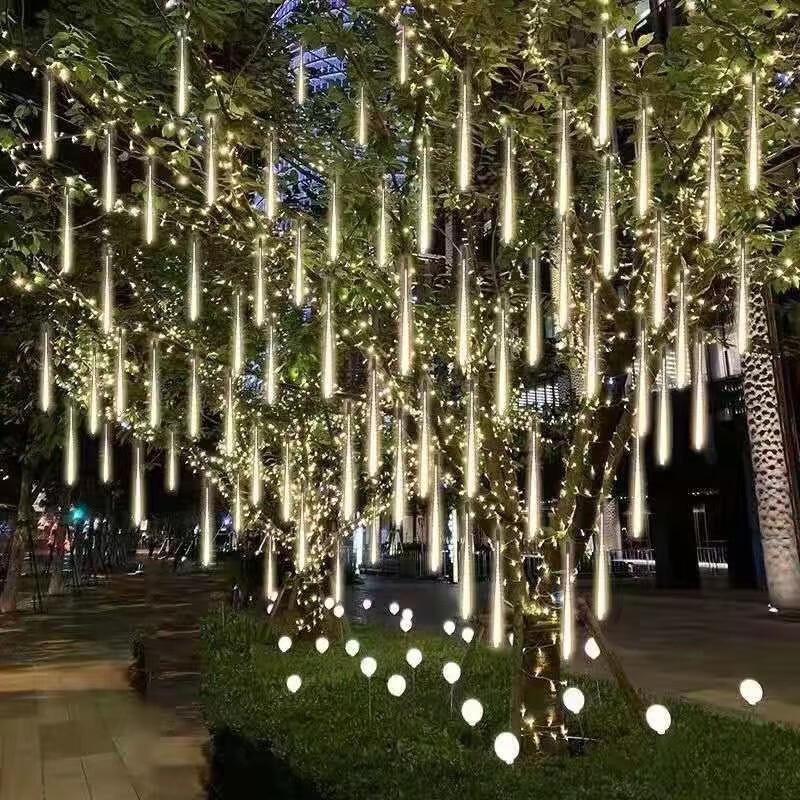 Dianni Bear Meteor Shower Festival Lights