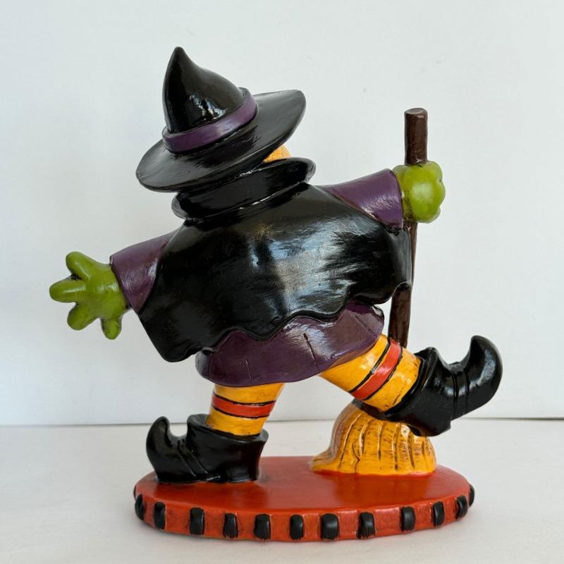Halloween Witch Figurine Resin Witch Statue Halloween Themed Party Decoration Home Desktop Ornaments Creative Gothic Sculpture