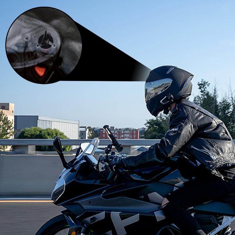 Vis de fixation pour casques de moto avec rondelles en caoutchouc et vis de blocage. Accessoires de montage essentiels pour casques.