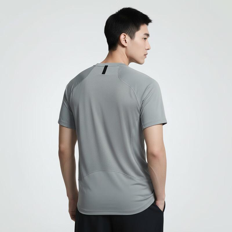Nike Men's Short Sleeve T-Shirt