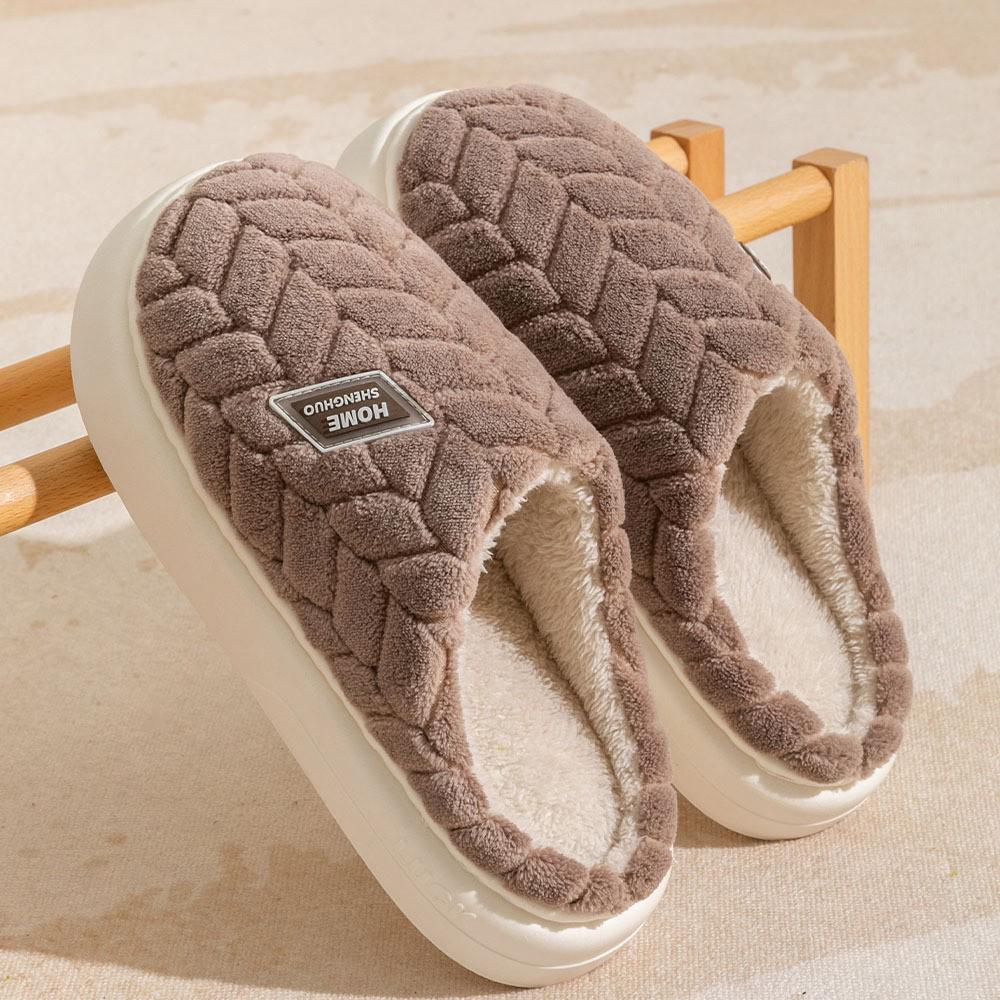 Men's and Women's Thickened Cotton Slippers: Fleece-Lined, Heel-Covering, Warm Indoor Shoes for Winter.
