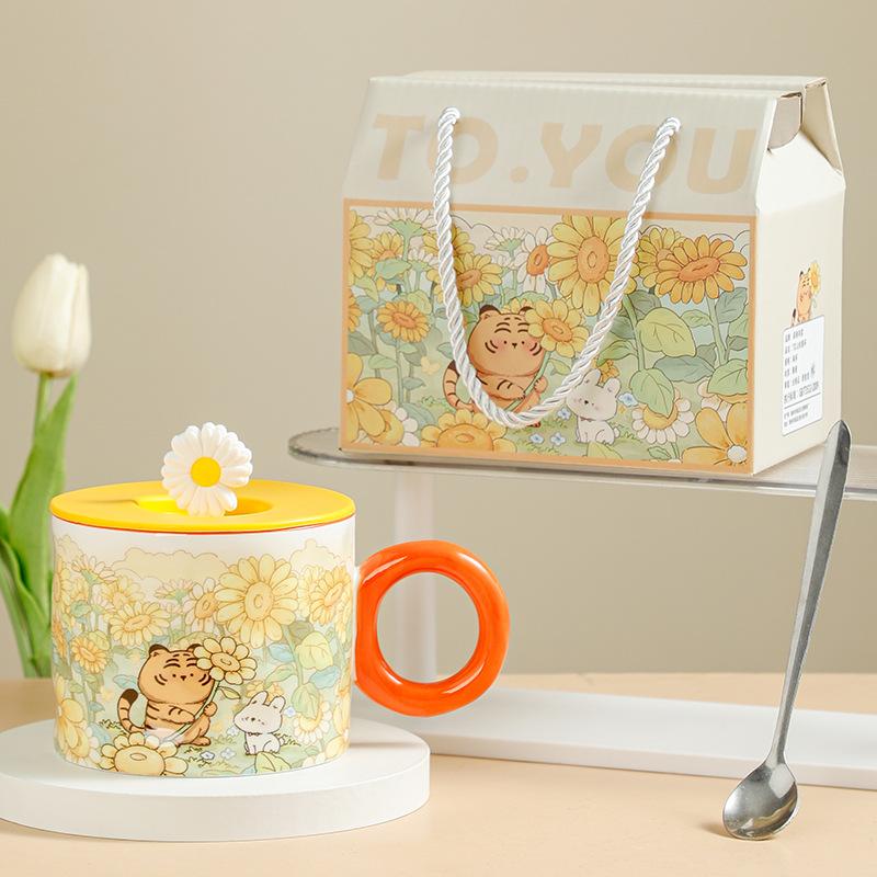 

Керамическая мультяшная кружка в подарочной коробке, чашка для воды с крышкой, подарочный набор для мероприятий, сувенир 401-500ml