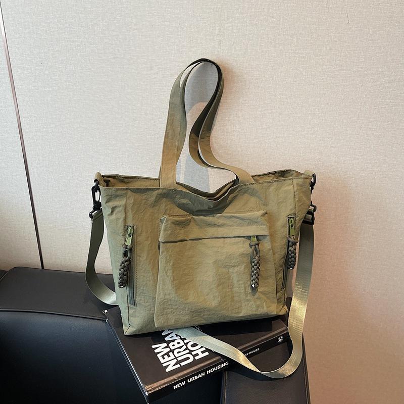 Light And Large-Capacity Nylon Cloth Bag Women'S Leisure Shoulder Commuter Tote Bag Versatile Student Class Messenger Bag