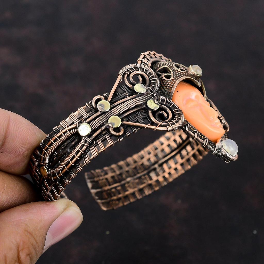 Orange Geschnitzter Knochen Gesichtsarmreif Kupferdraht Umwickelter Edelstein Armreif Handgefertigter Schmuck Verstellbarer Armreif Regenbogen Mondstein Armreif
