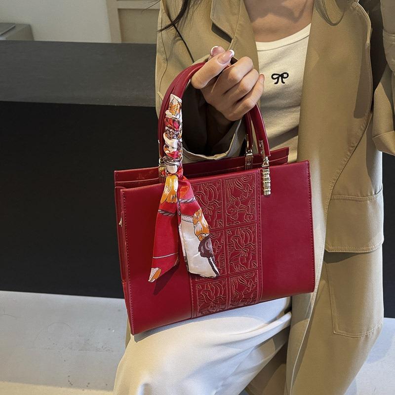 Embroidered Red Bag Large Capacity New Handbag Bridal Wedding Bag In Lady Mom Bag