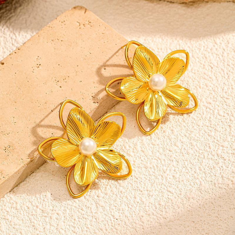 European and American Style Exaggerated Flower Titanium Steel Earrings Niche Light Luxury High-end Earrings Design Stainless Steel Studs